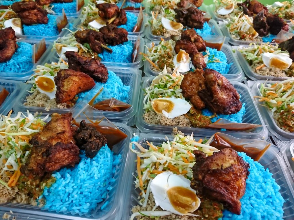 Nasi Kerabu Ayam Berempah