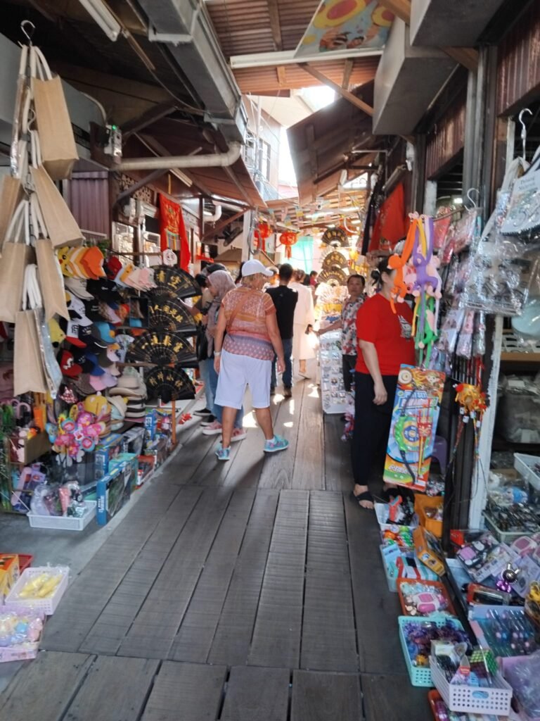 Busy Walkway At Chew Jetty Penang